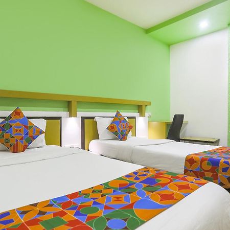 Hotel Merit 수라트 외부 사진